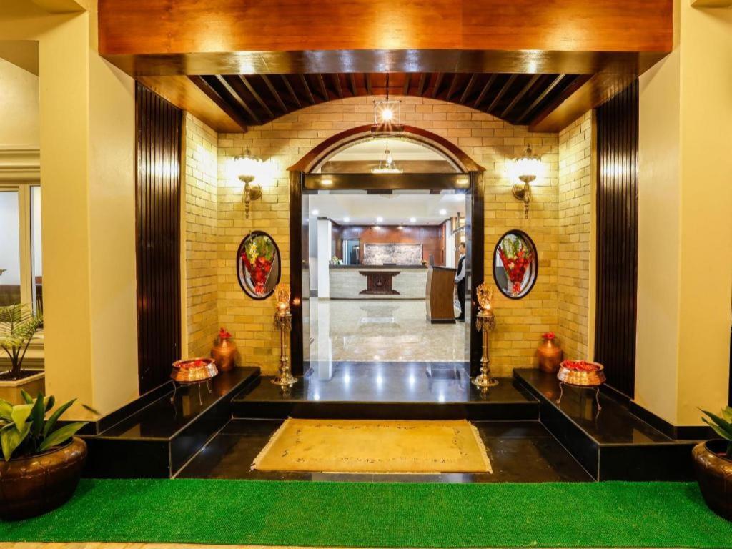 Da Yatra Courtyard Hotel & Resort Pokhara Bagian luar foto