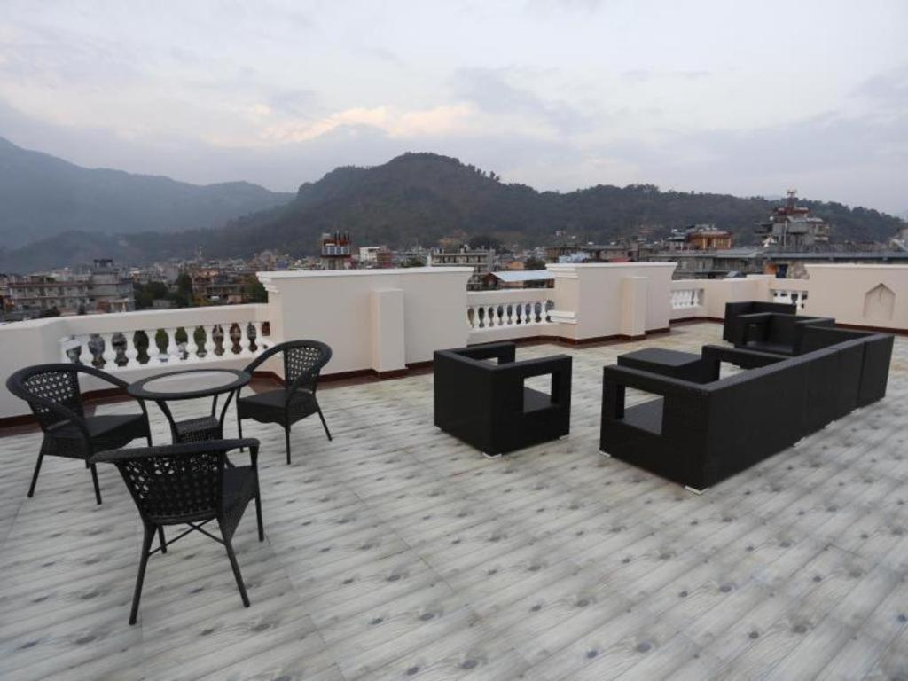 Da Yatra Courtyard Hotel & Resort Pokhara Bagian luar foto
