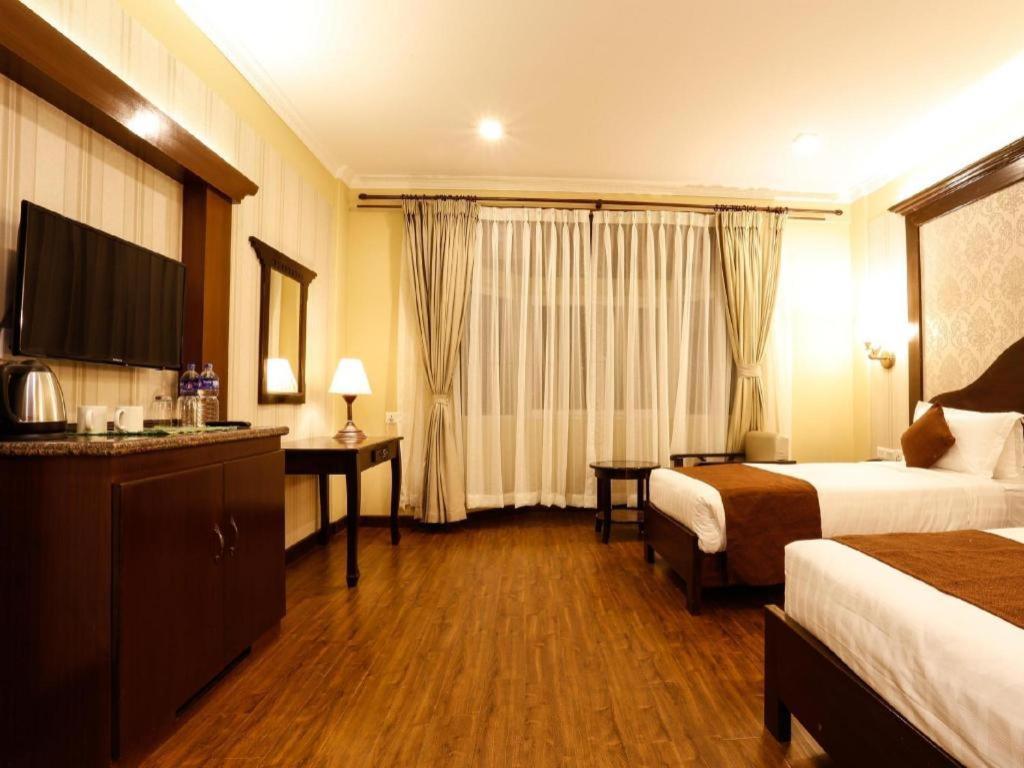 Da Yatra Courtyard Hotel & Resort Pokhara Bagian luar foto