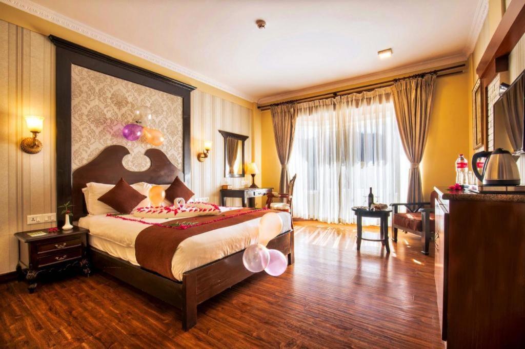 Da Yatra Courtyard Hotel & Resort Pokhara Bagian luar foto