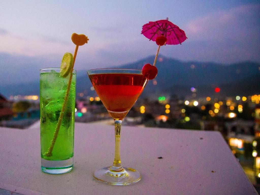 Da Yatra Courtyard Hotel & Resort Pokhara Bagian luar foto